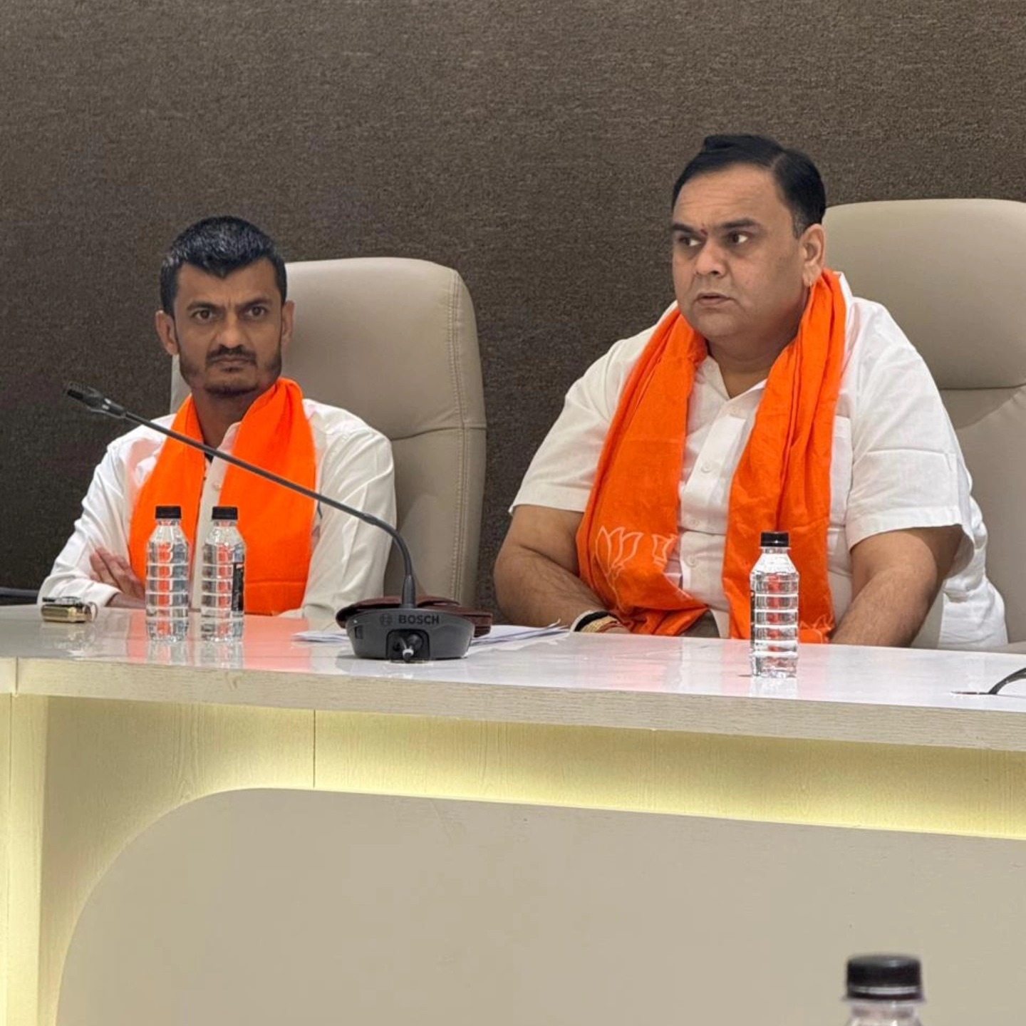 તા.૧૨-૧૧-૨૦૨૪ ના રોજ શ્રી કમલમ સુરત જિલ્લા ભાજપા મધ્યસ્થ કાર્યાલય બારડોલી ખાતે ભગવાન બિરસા મુંડાજી ના ૧૫ મી નવેમ્બર જન્મ જ્યંતી નિમિતે જનજાતિ ગૌરવ દિવસની ઉજવણી ભાગરૂપે એક અગત્યની મીટીંગ રાખવામાં આવી.